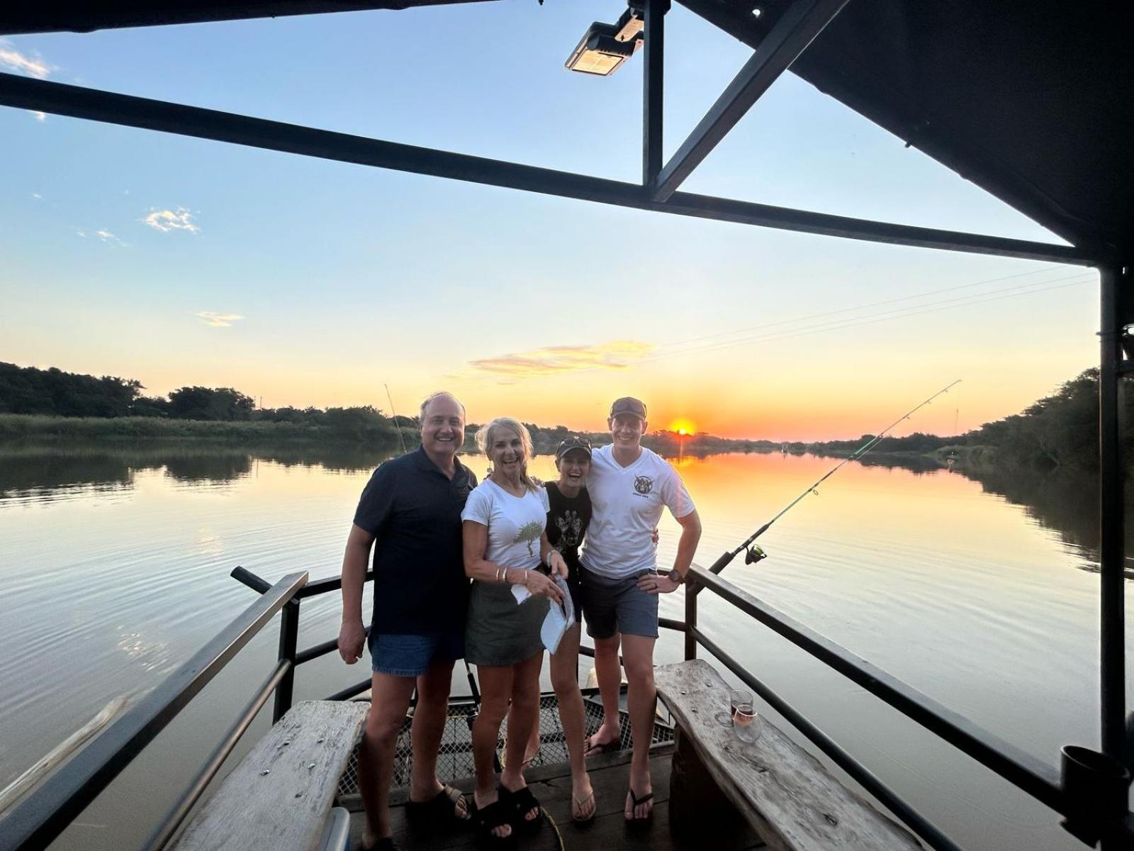 Hippo Retreat & Tiger Fishing Коматипорт Екстериор снимка