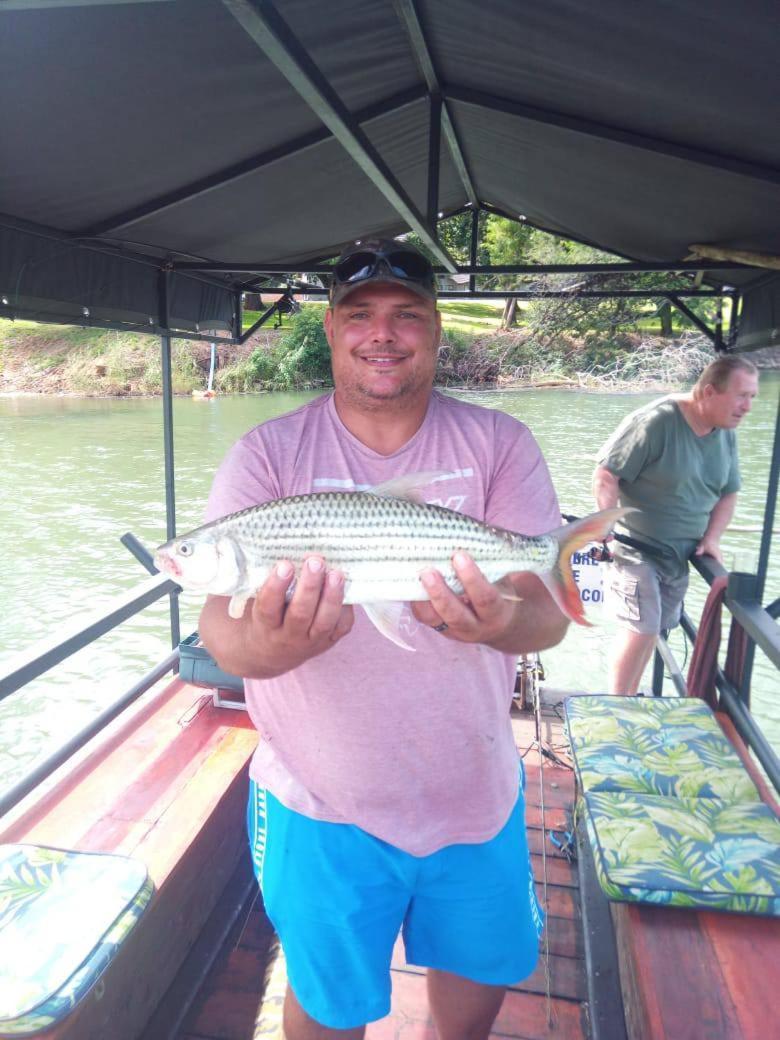 Hippo Retreat & Tiger Fishing Коматипорт Екстериор снимка